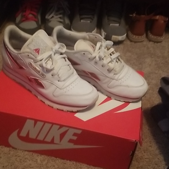 Shoes - Picture 4 of 4